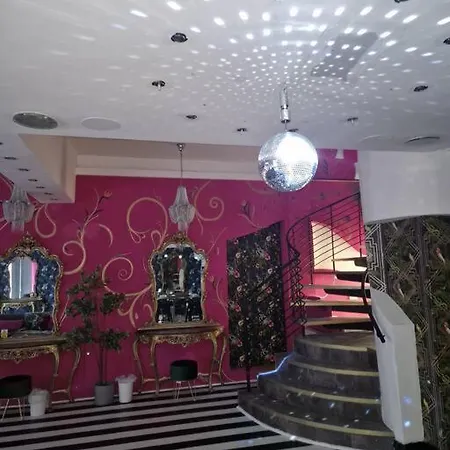 Luxury Mirror Party Pad With 4 Bedrooms! Liverpool Exterior photo